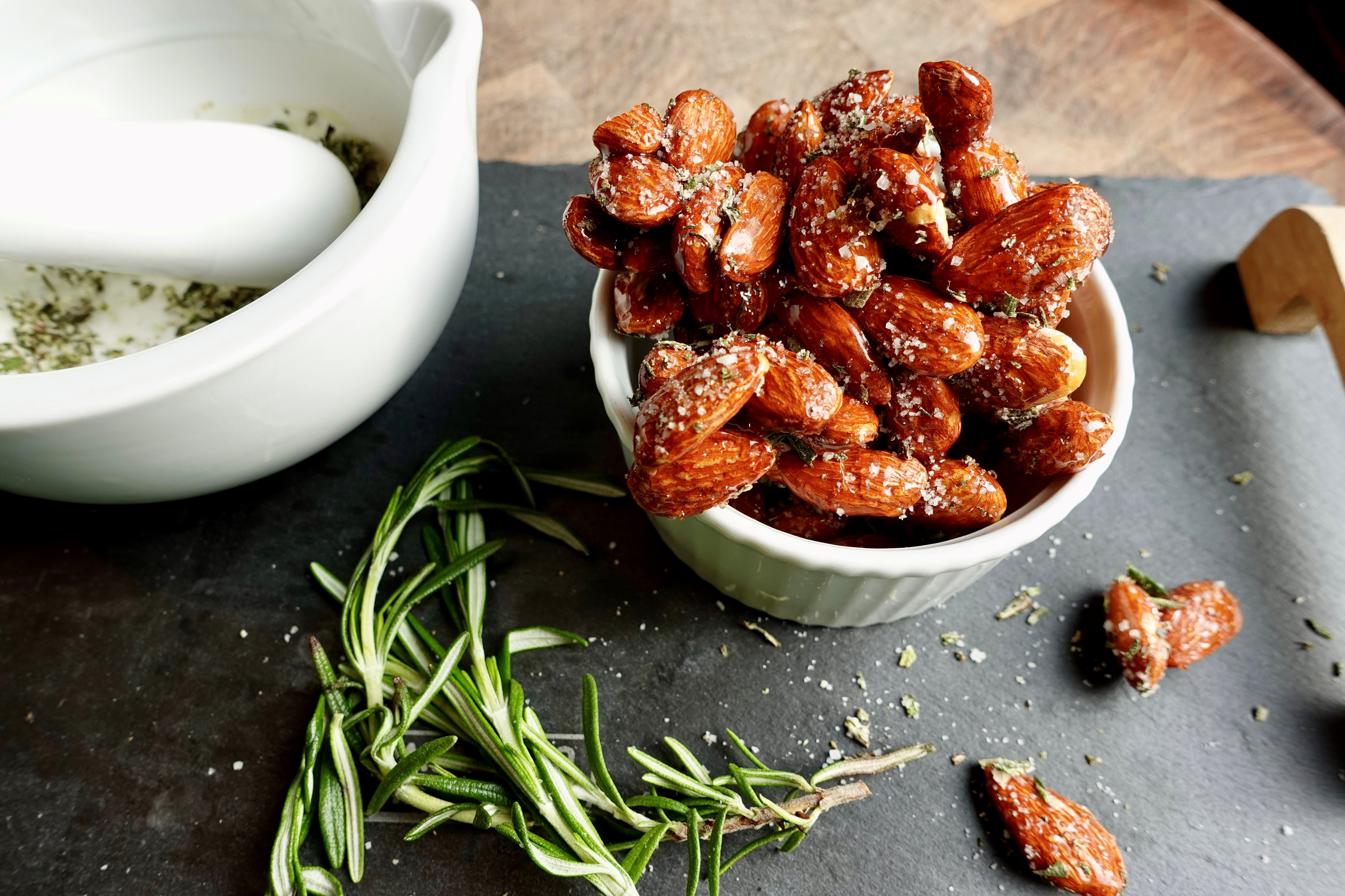 Caramelized almonds shop